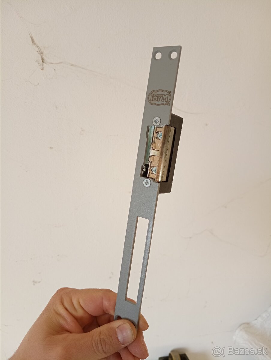 Guľa na bránu, elektronické otváranie - 4