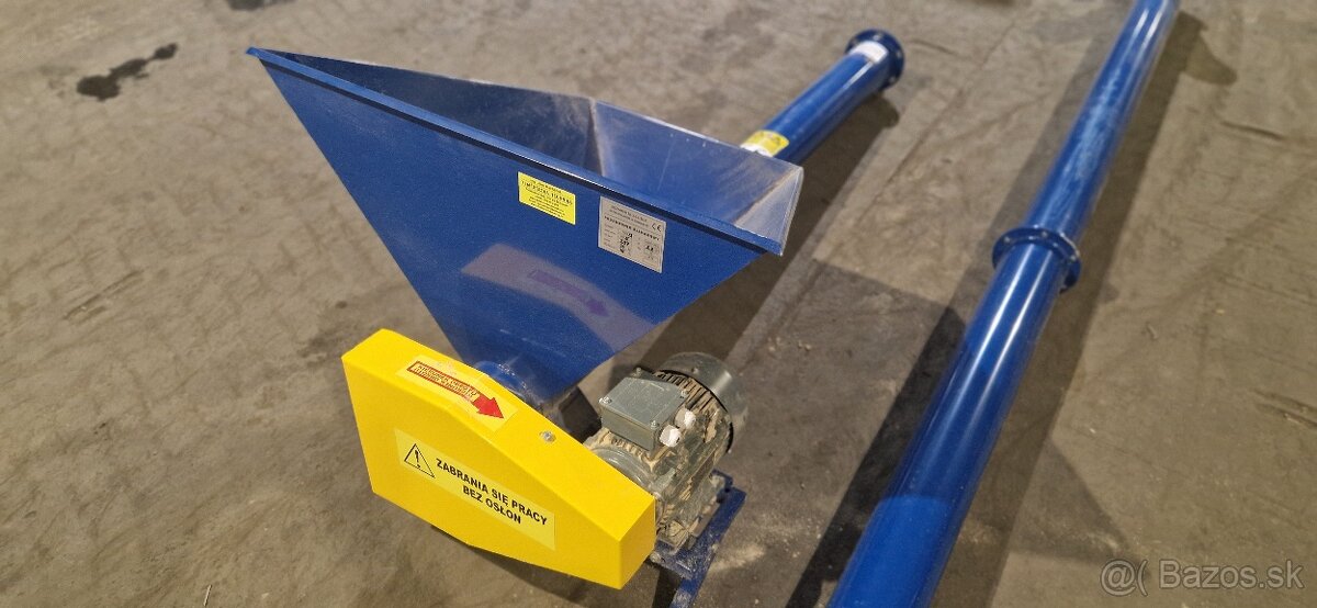 Šnekový dopravník "šikmý" s násypkou a motorom dole - 4