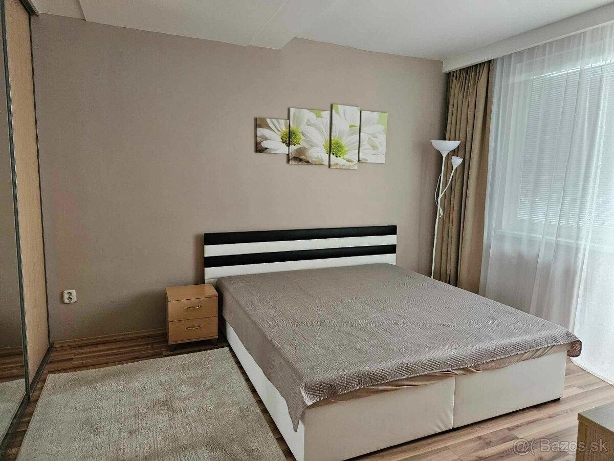 Na prenájom kompletne zariadený 1 izb. byt v centre Levíc - 4