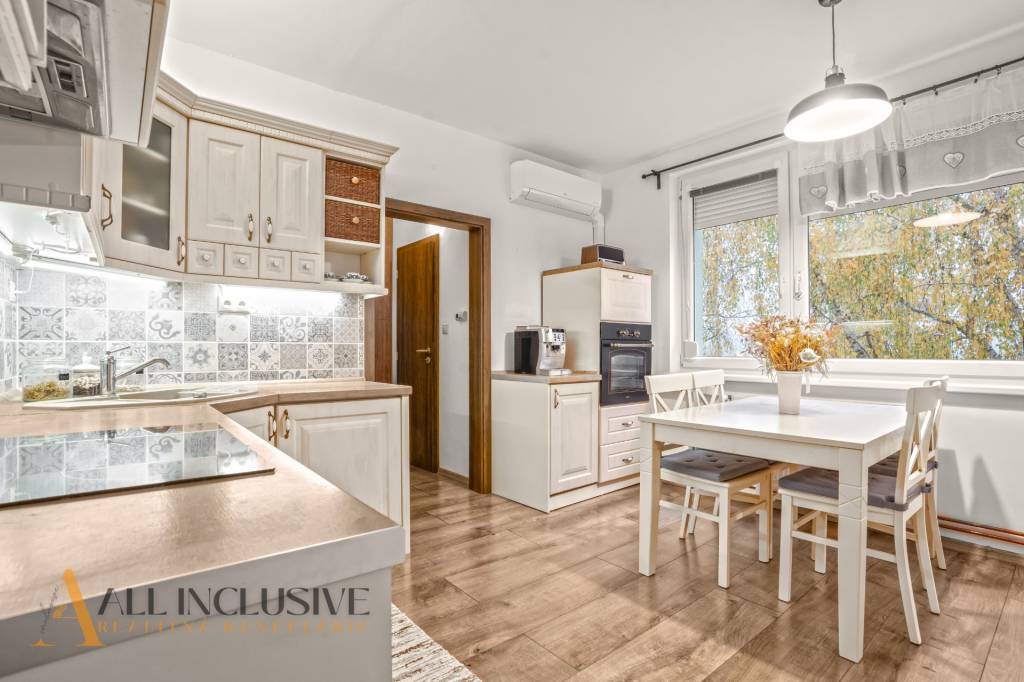 ALL INCLUSIVE I KOMPLET ZREKONŚTRUOVANÝ 3 IZBOVÝ BYT S BALKÓ - 4