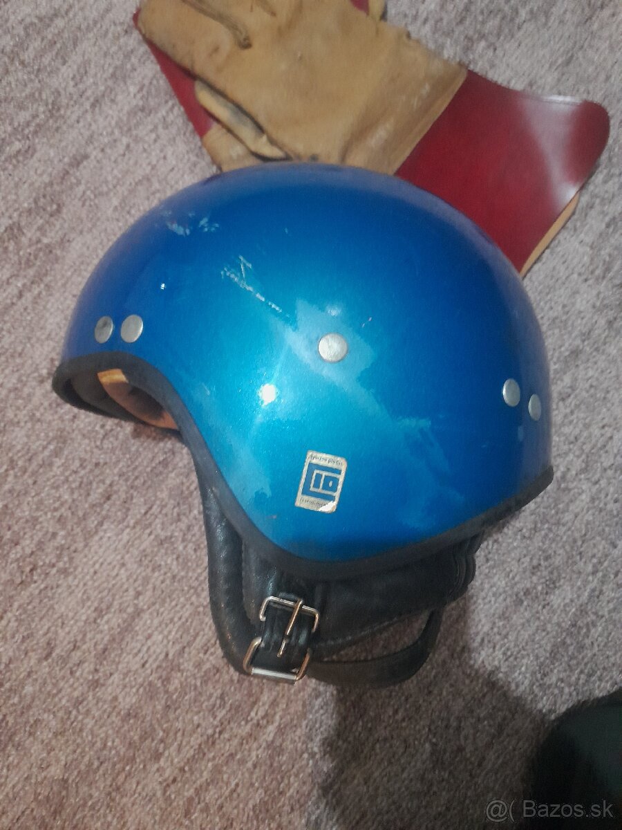 Predam retro PRILBU a rukavice - 4