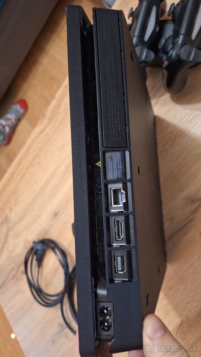 Ps4 slim - 4