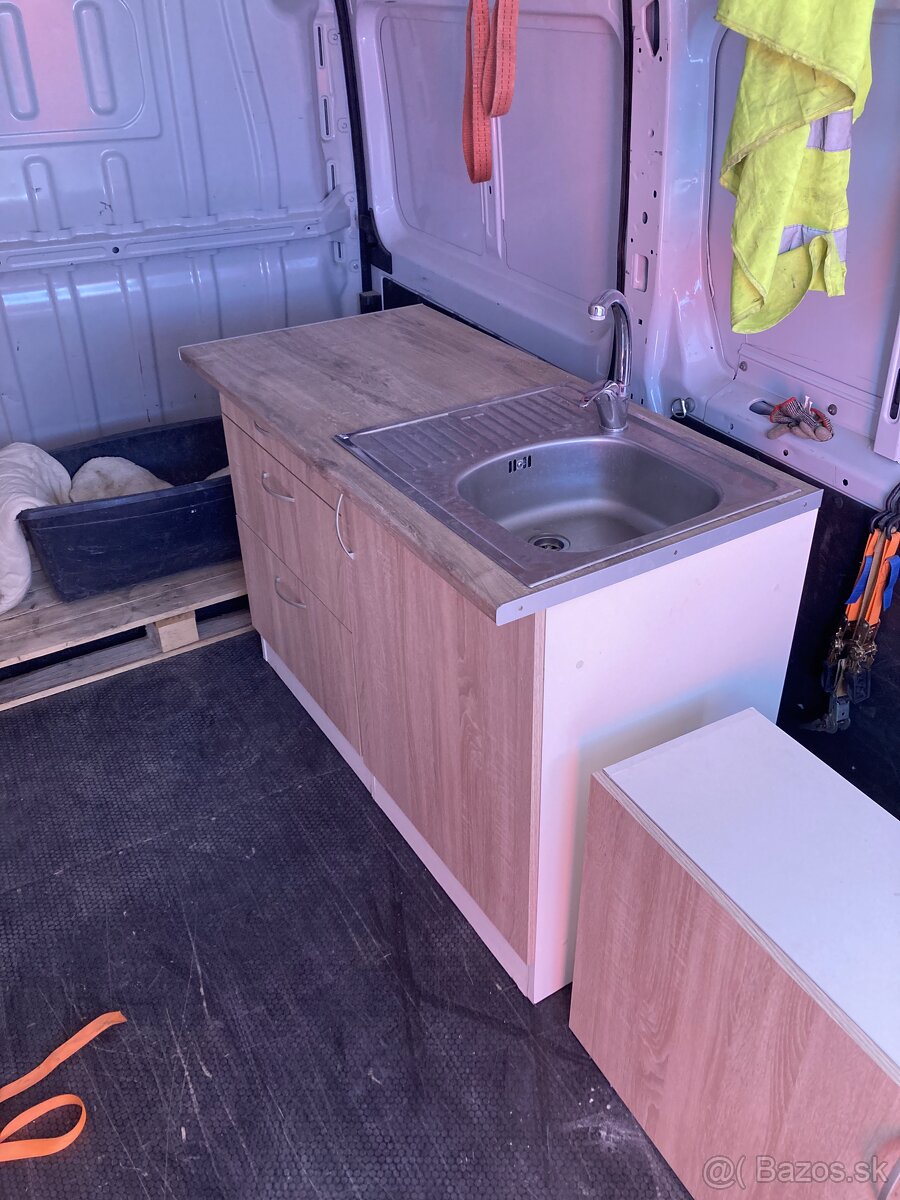 Kuchynská linka - 4