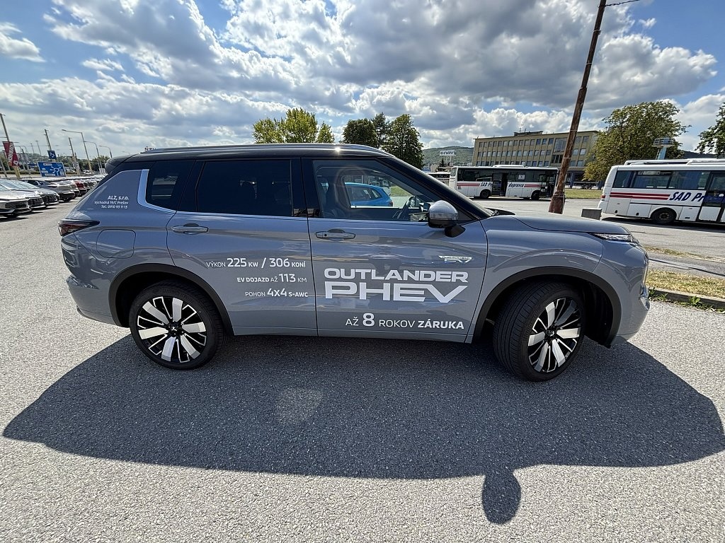 Mitsubishi Outlander PHEV INSTYLE 4x4 - 4