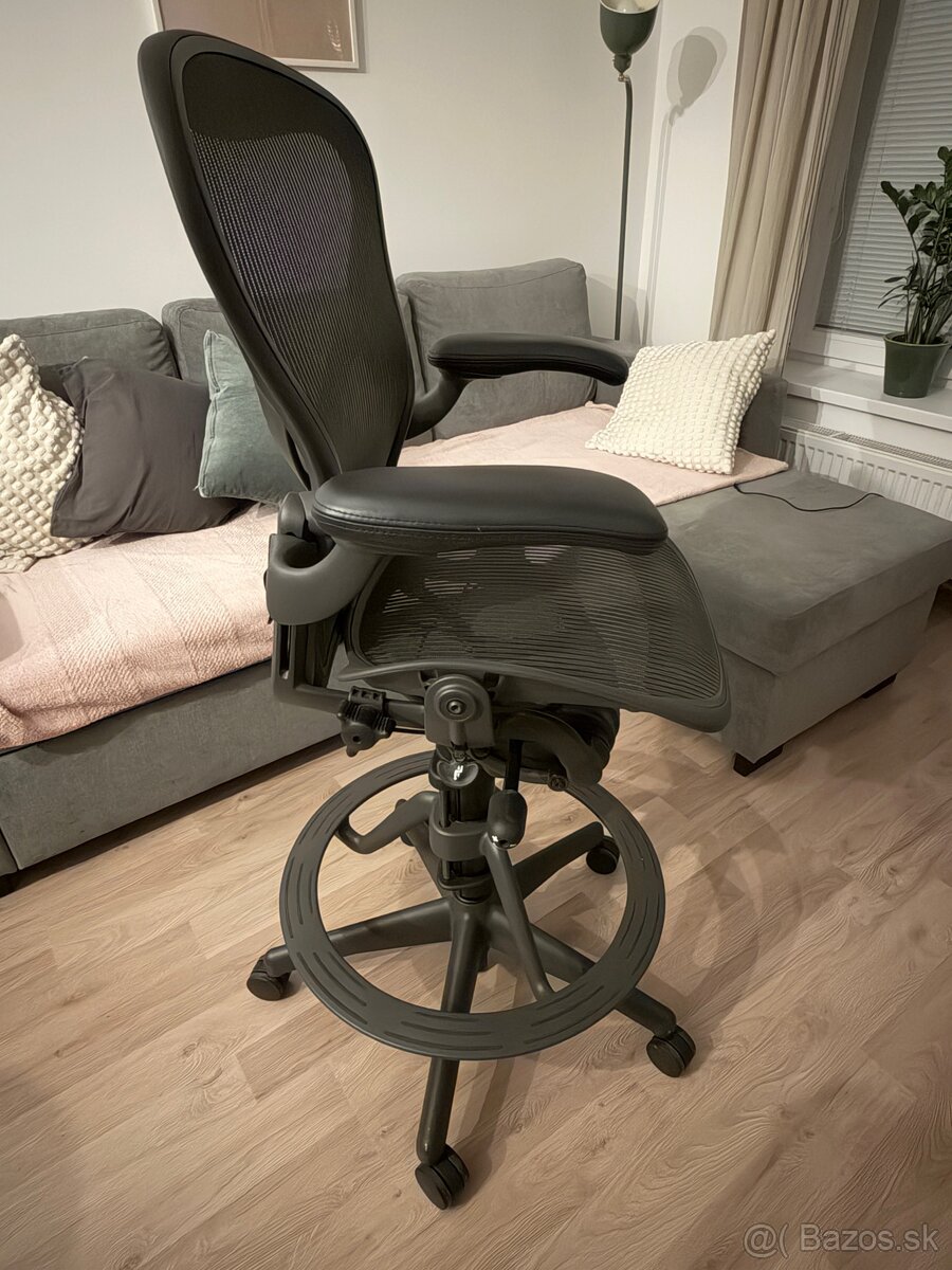 Herman Miller Aeron Stool - 4