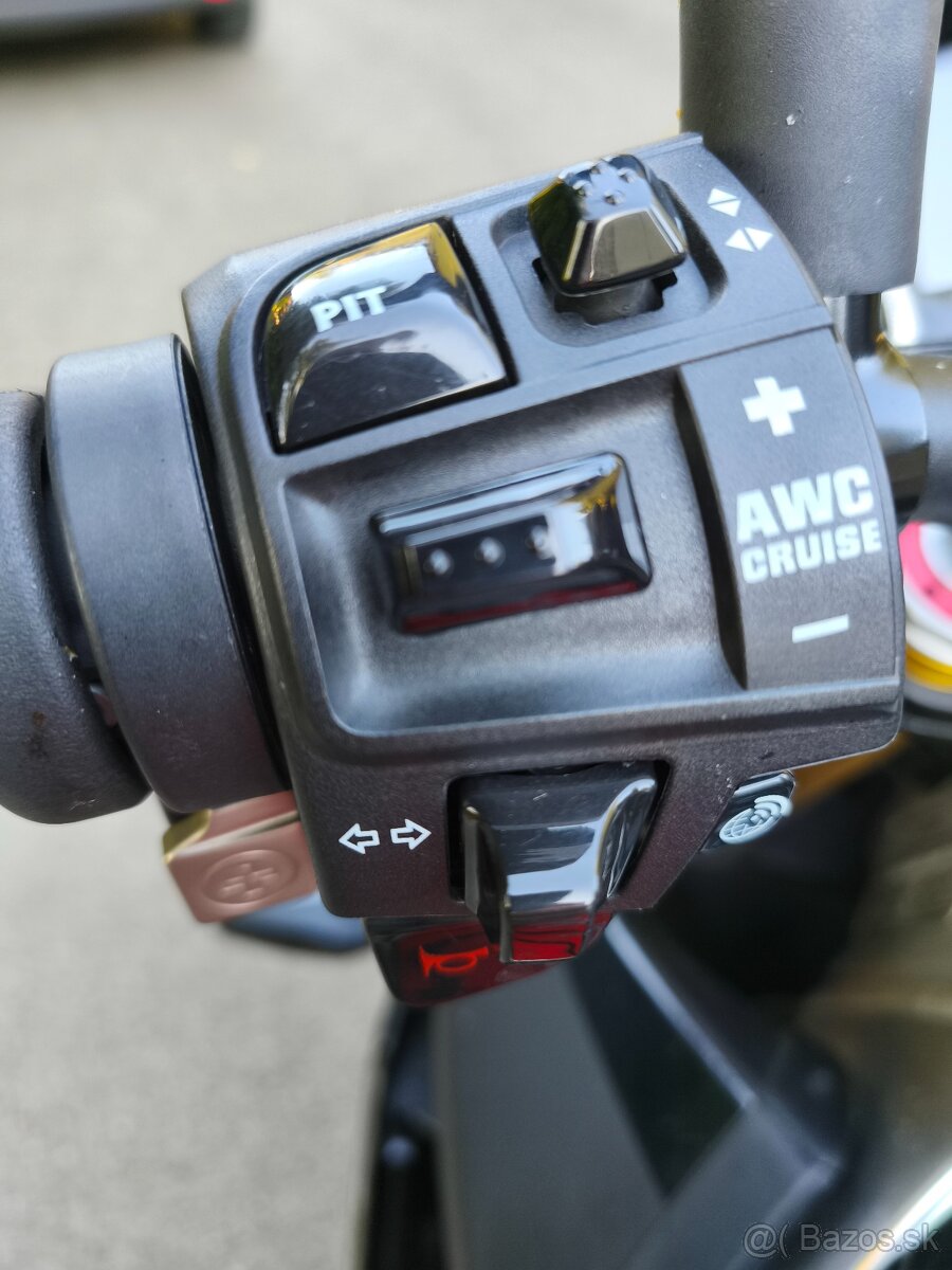 Aprilia Tuono V4 1100 RR 2018 - 4