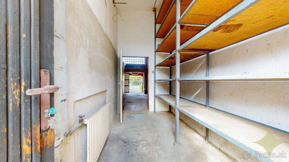 Na predaj 6 izbový rodinný dom v radovej zástavbe v Lučenci - 4