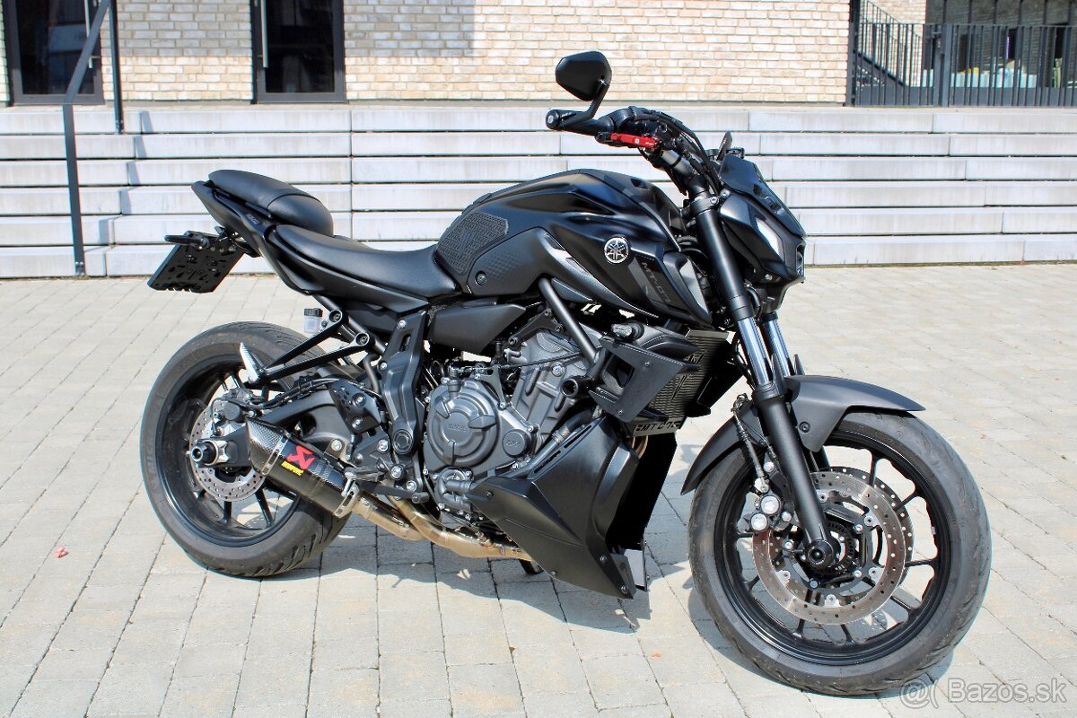 Yamaha mt 07 - 4