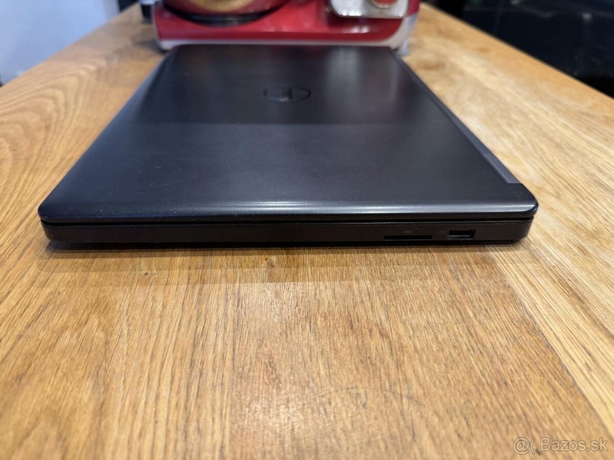 Dell Latitude E5550 - 4