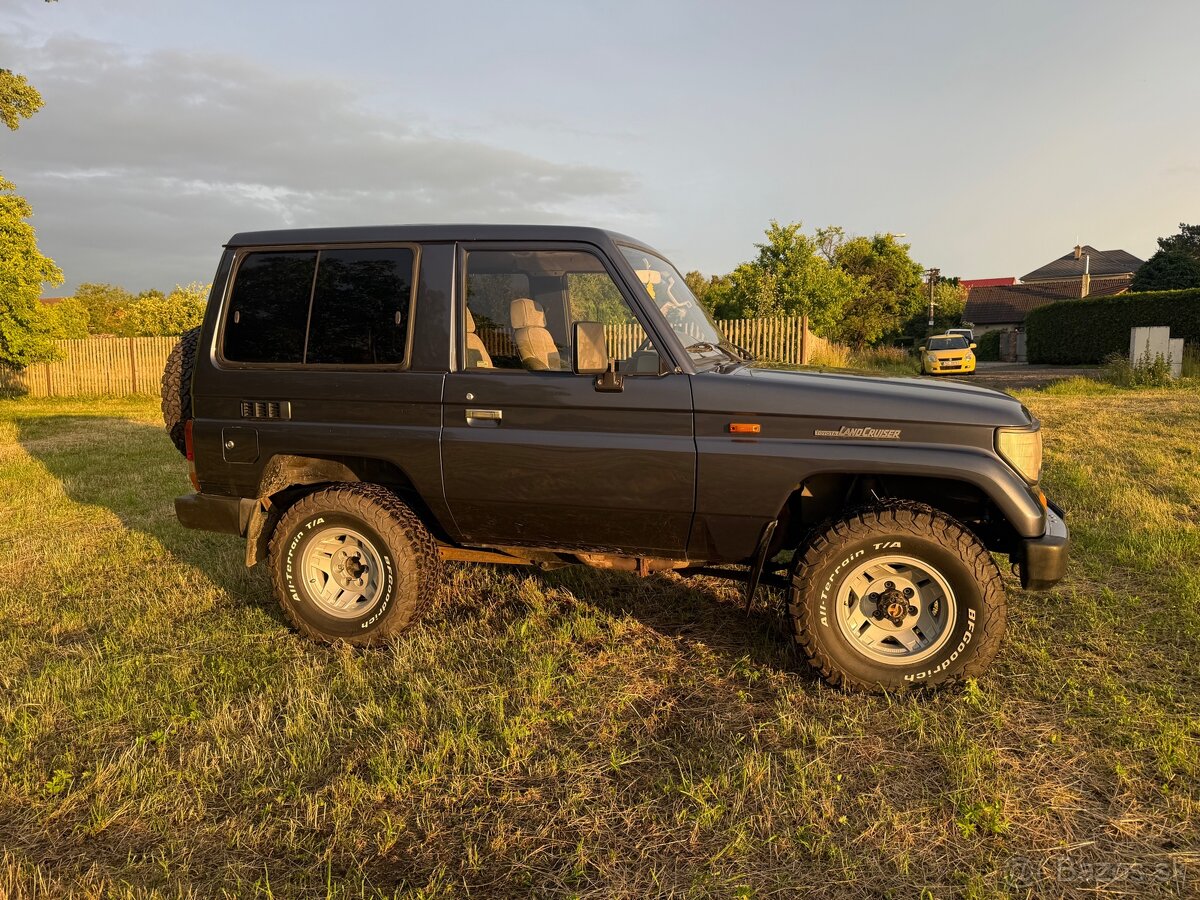 Toyota Land Cruiser 70 3.0 TD - 4