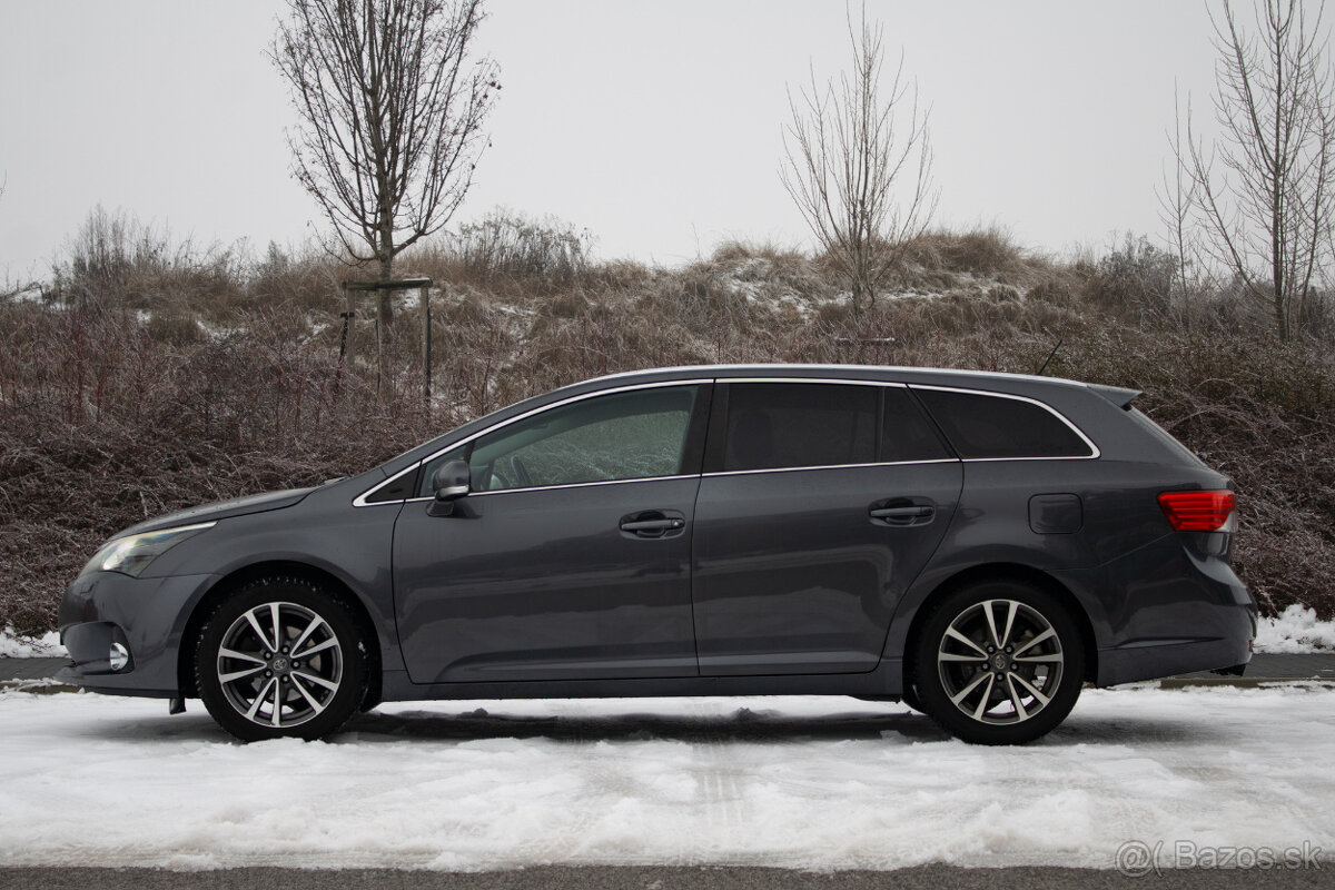 Toyota Avensis Combi 91 kW - 4