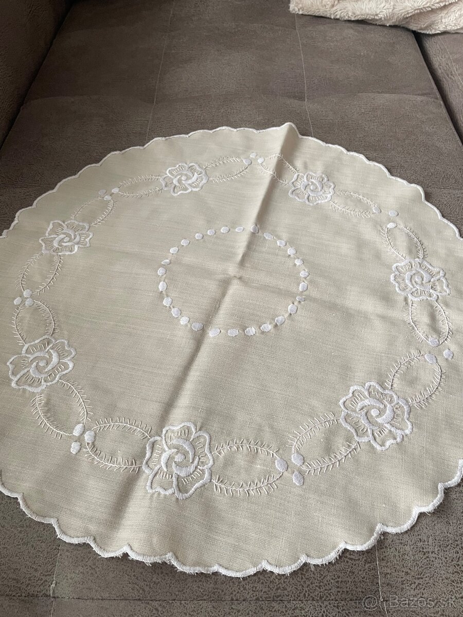 Okrúhly retro obrus - 4