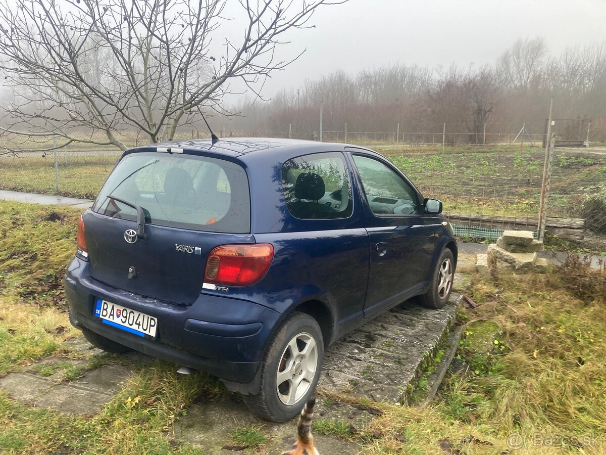 Toyota Yaris 1,0 VVT Terra 3D - 4