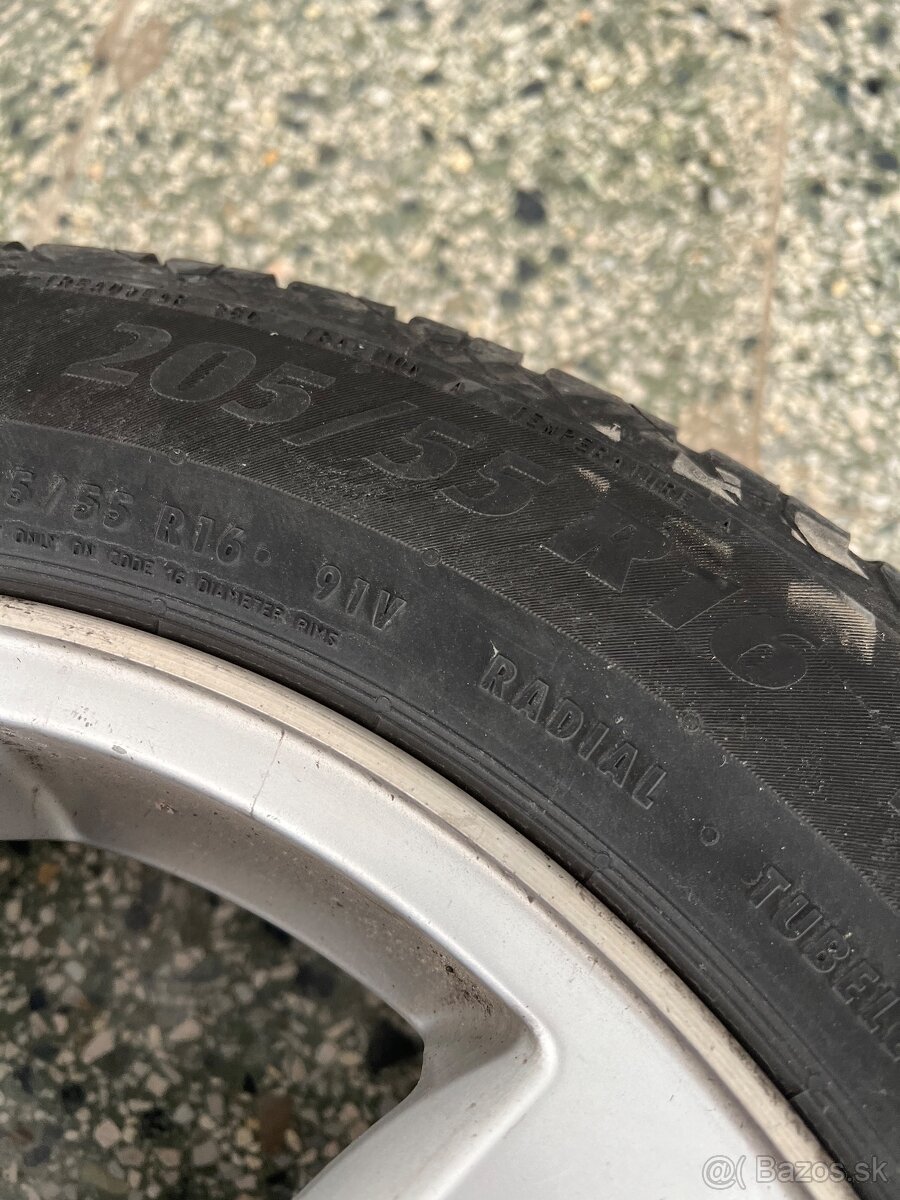 Volvo elektrony s pneumatikami 4 letné - 4