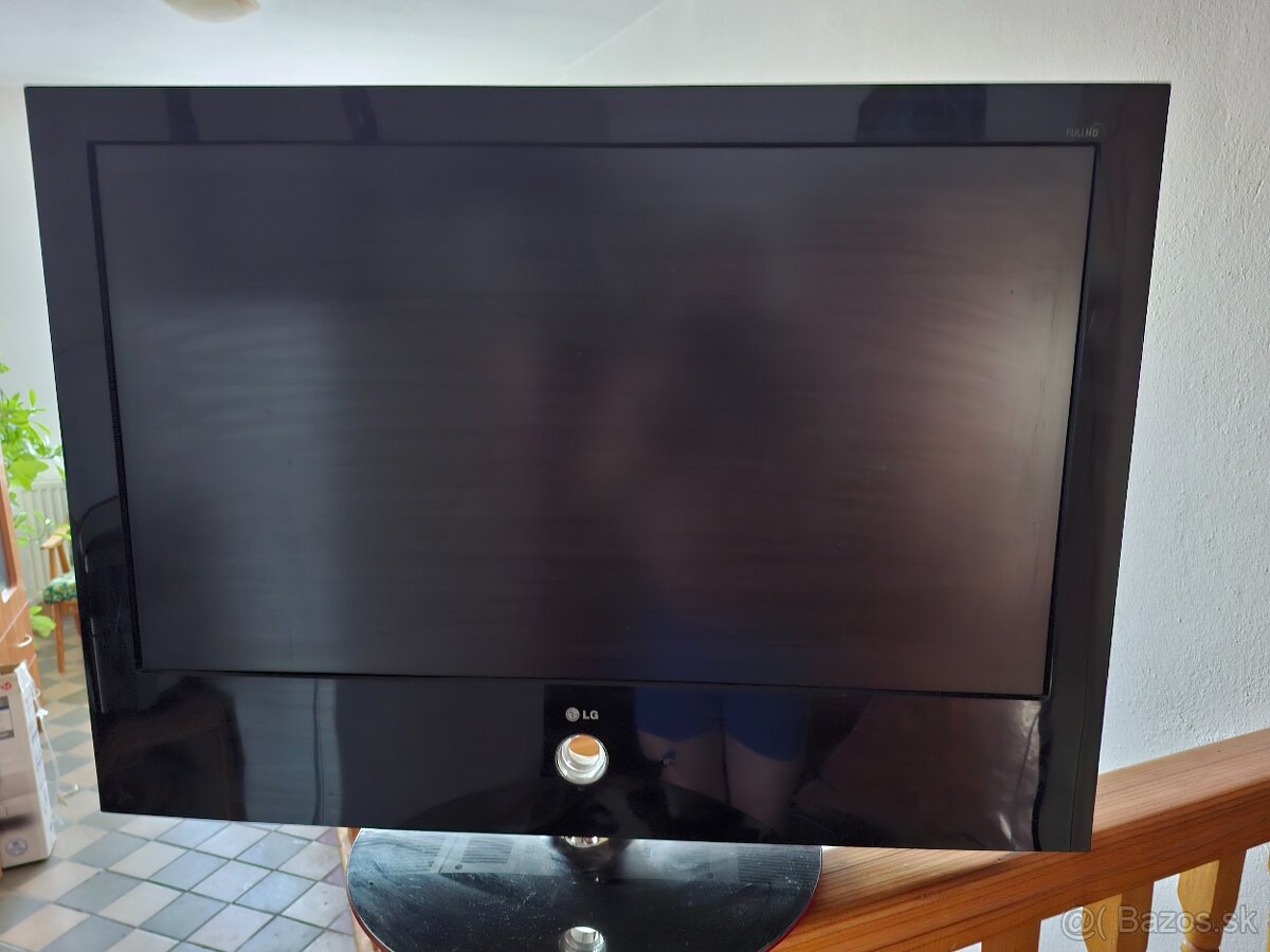 Televízor LG 94cm. LCD - 4