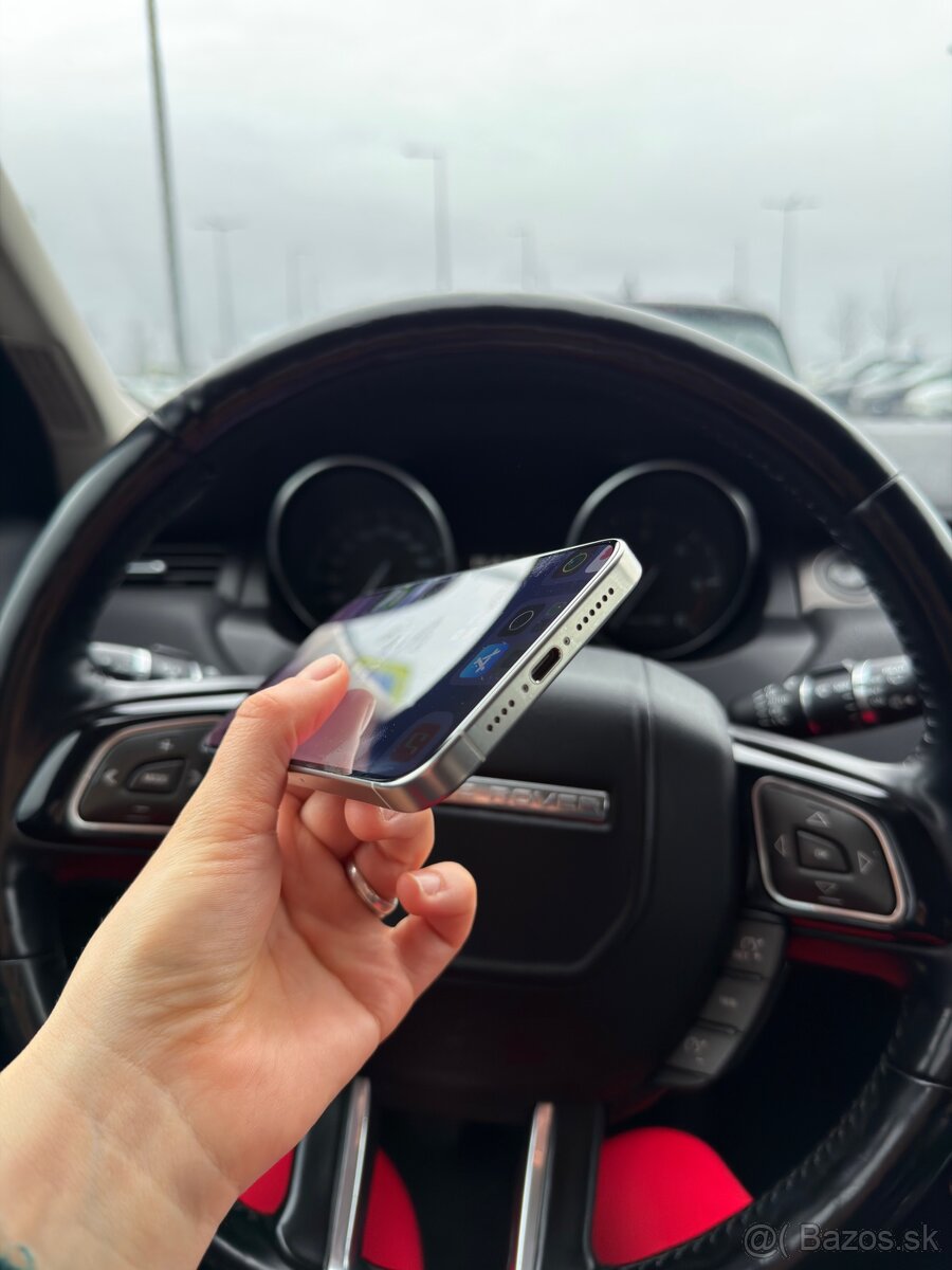 Predám iPhone 15 Pro Max 256 GB - 4