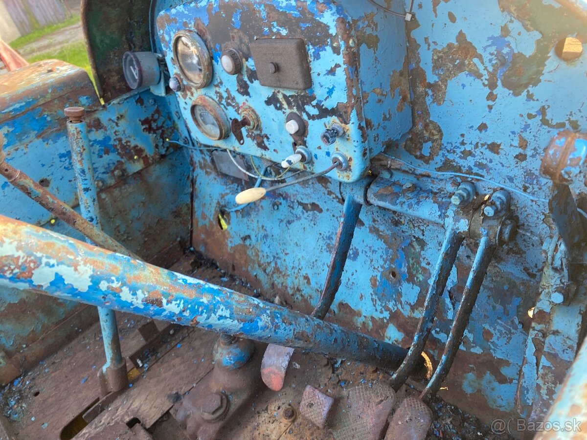 Predám traktor škoda 30 - 4