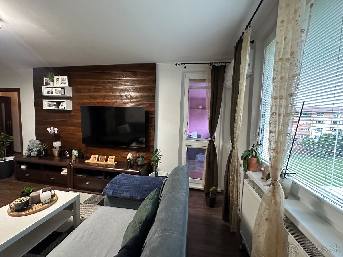 Krásny 4 izbový byt na predaj s vlastným kúrením v meste Gab - 4