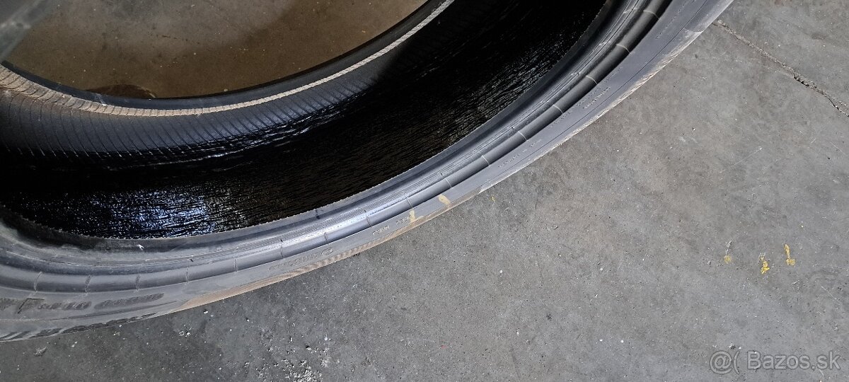 Predám 4ks zimných pneu 215/65R17 - 4