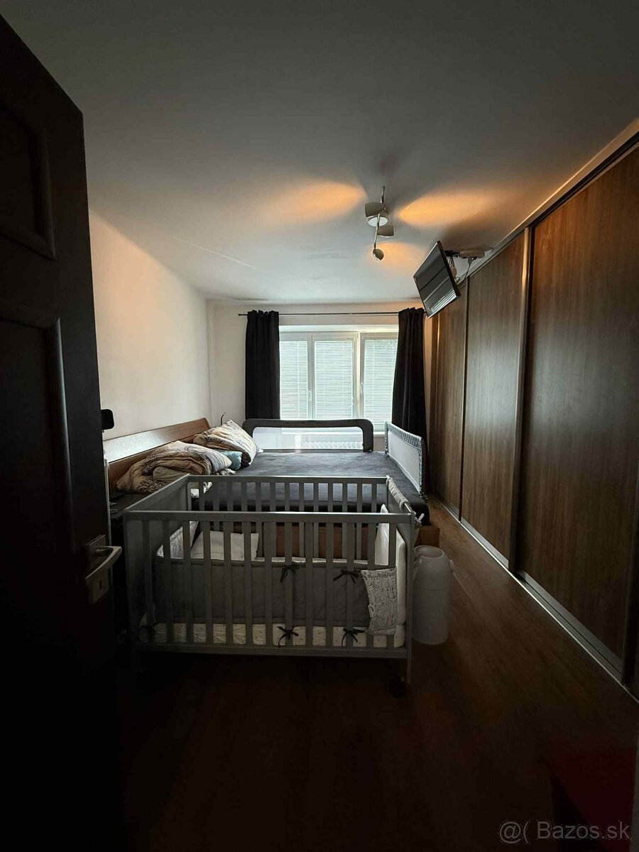 PRENÁJOM 2-izbový byt s pivnicou a parkovaním pri knižnici - 4