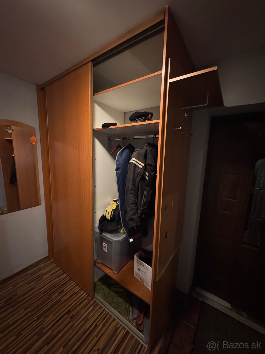 Vstavana skriňa - 4
