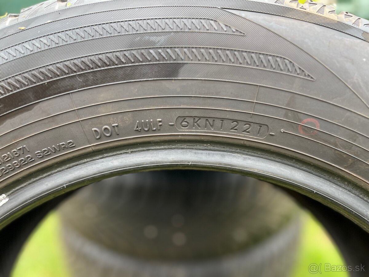 Pneumatiky Yokohama BluEarth Winter V906 – 215/65 R17 99V - 4