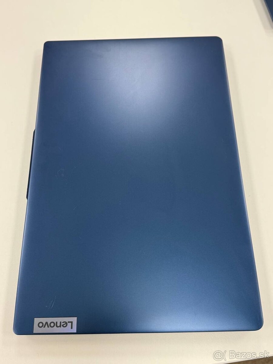 Lenovo IdeaPad Slim 3 15IAN8 / Intel N100 / 4GB / 128GB SSD - 4