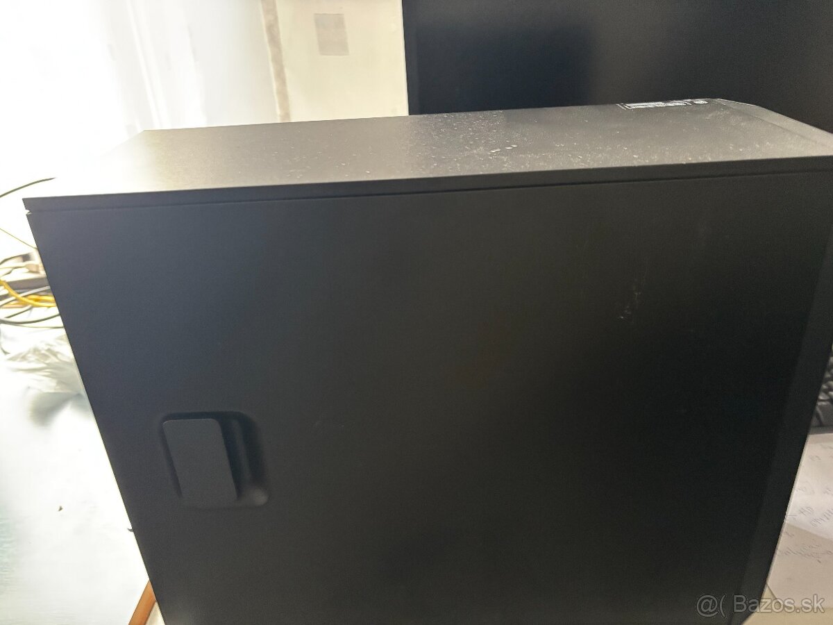 Predám skriňu s počítača HP Z2 G4 - 4