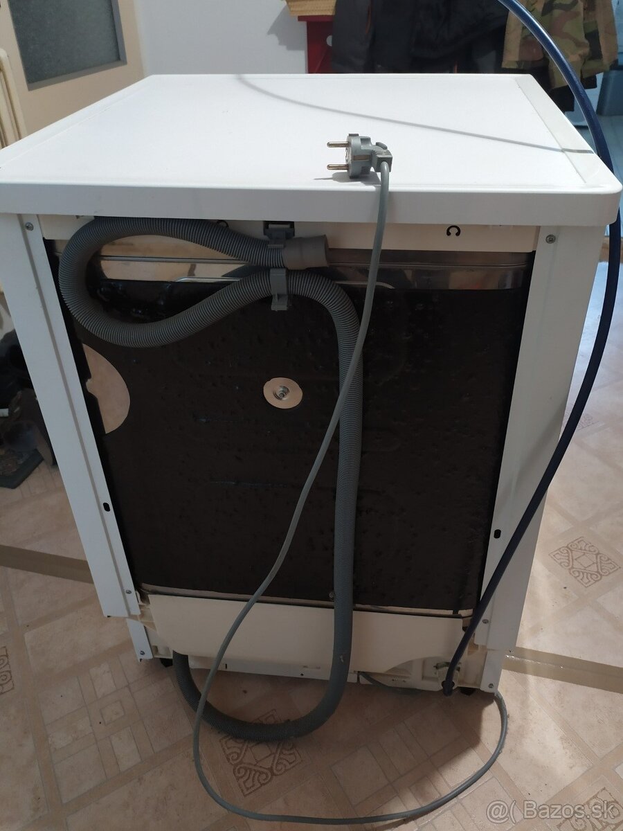 Umývačka riadu Elektrolux - 4