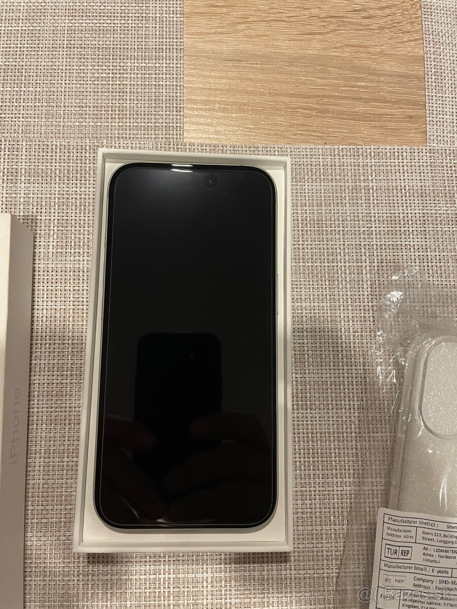 iPhone 16 - 4