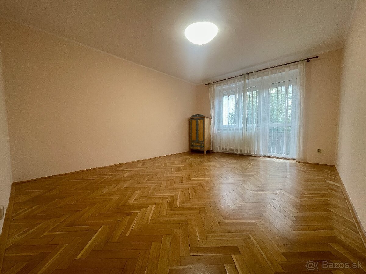 3 izb.byt s garážou a so záhradkou- Zlaté Klasy - 4