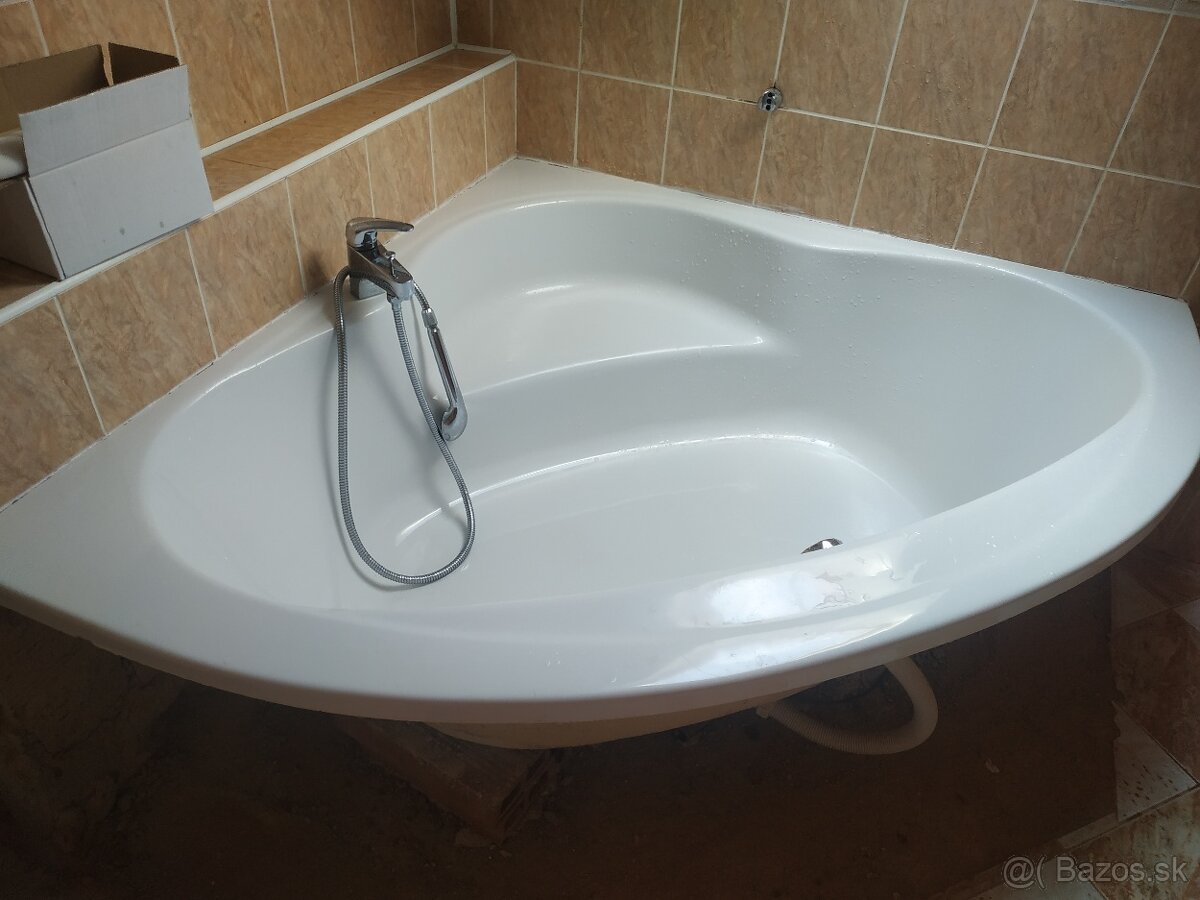 Akrylátová rohová vaňa - 4