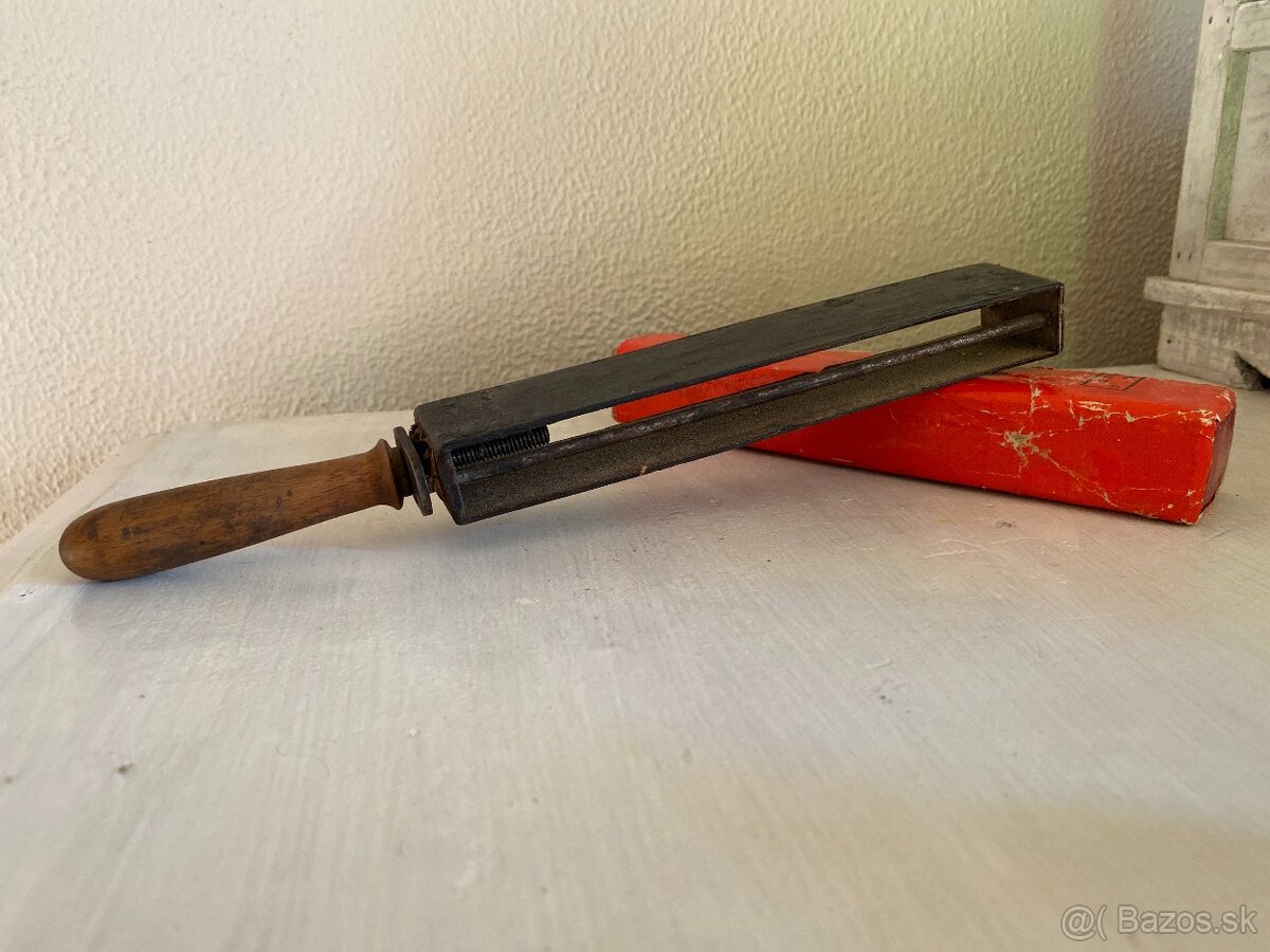 RETRO OSTRIČ NA BRITVU - 4