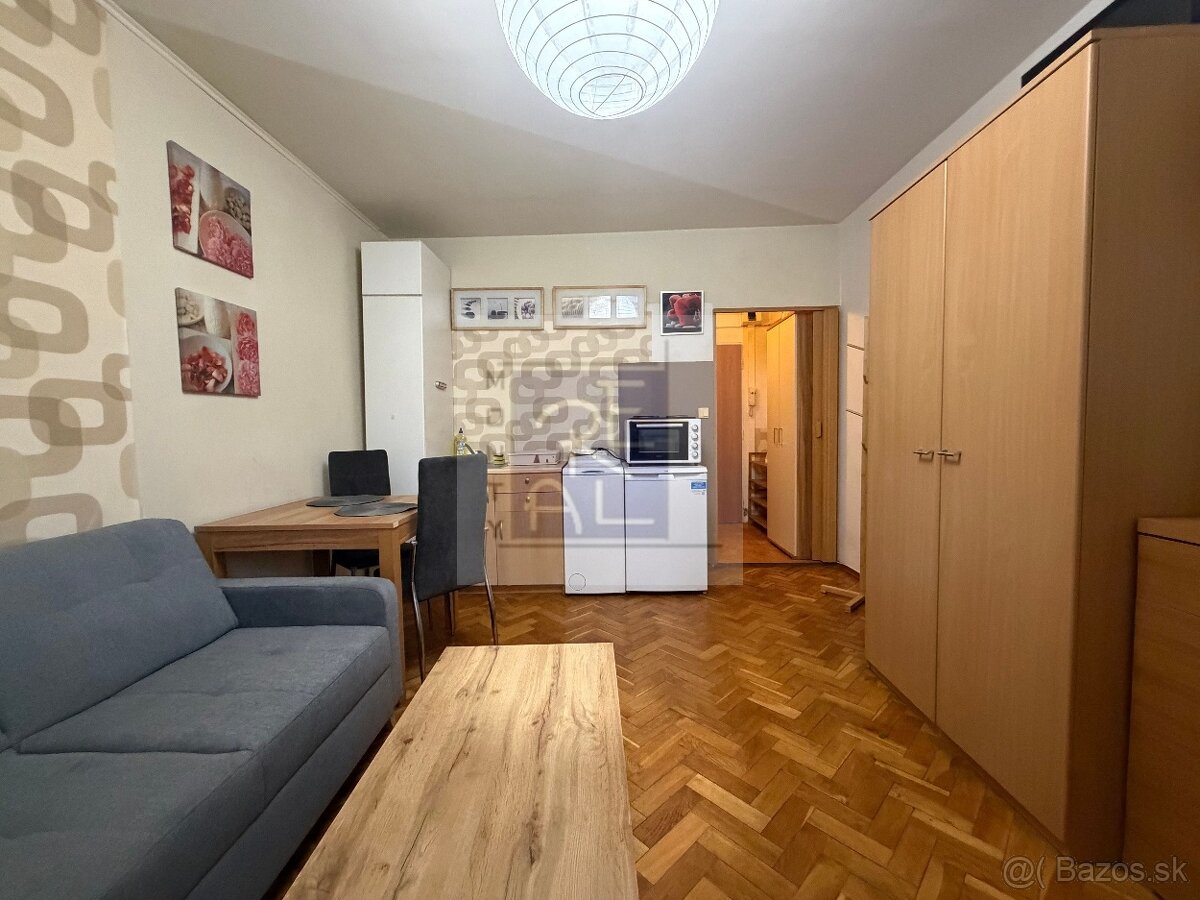 NA PREDAJ GARSÓNKA NITRA - CHRENOVÁ - 4