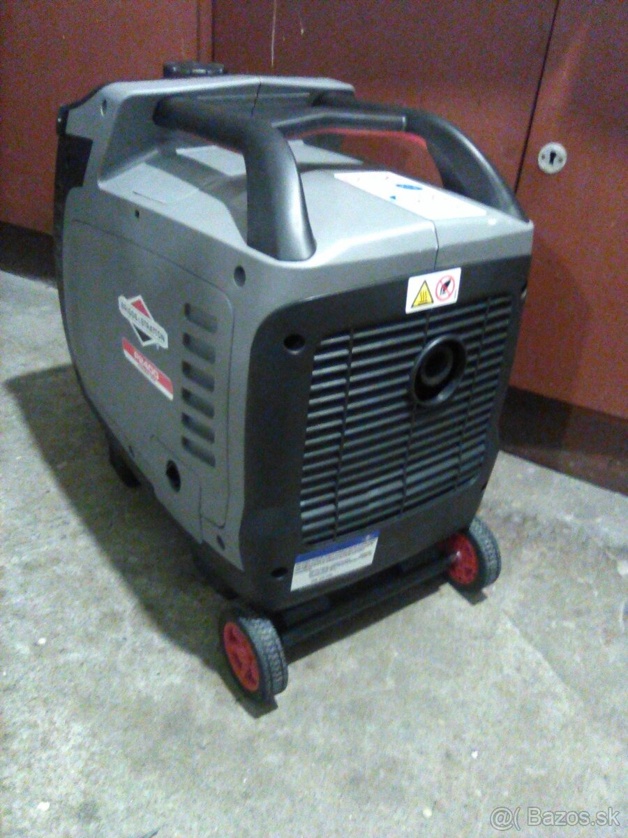 Invertorová elektrocentrála Briggs & Stratton P2400 - 4