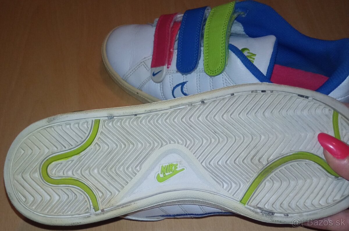 Nike farebné tenisky 37/5 - 4