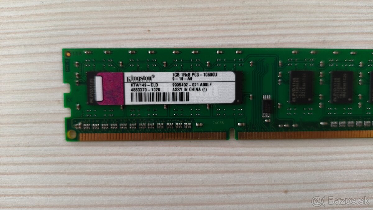 Predávam zák. dosku, CPU, RAM 4x 1GB DDR3 - 4