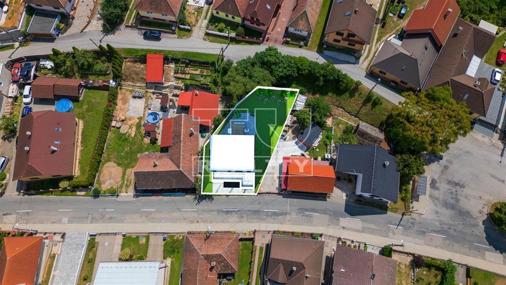 EXKLUZÍVNE IBA U NÁS STAVEBNÝ POZEMOK 276 m2 SOBLAHOV - 4