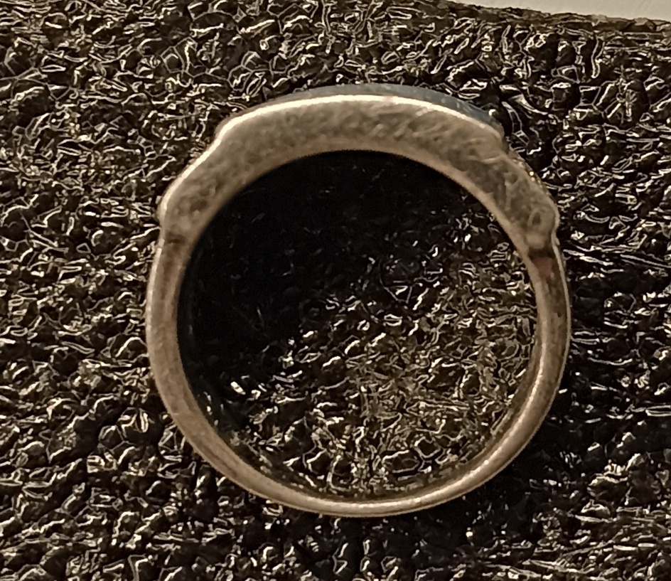 Strieborný prsteň s kameňom - 4