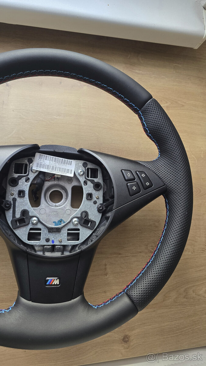 VOLANT BMW E60 E61 E60M E61M E63 E63M M5 BMW M6 packet - 4