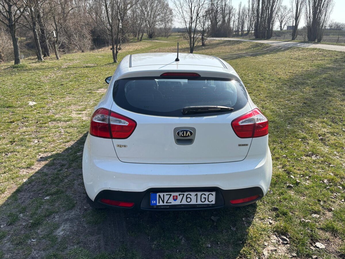 Kia Rio - 4