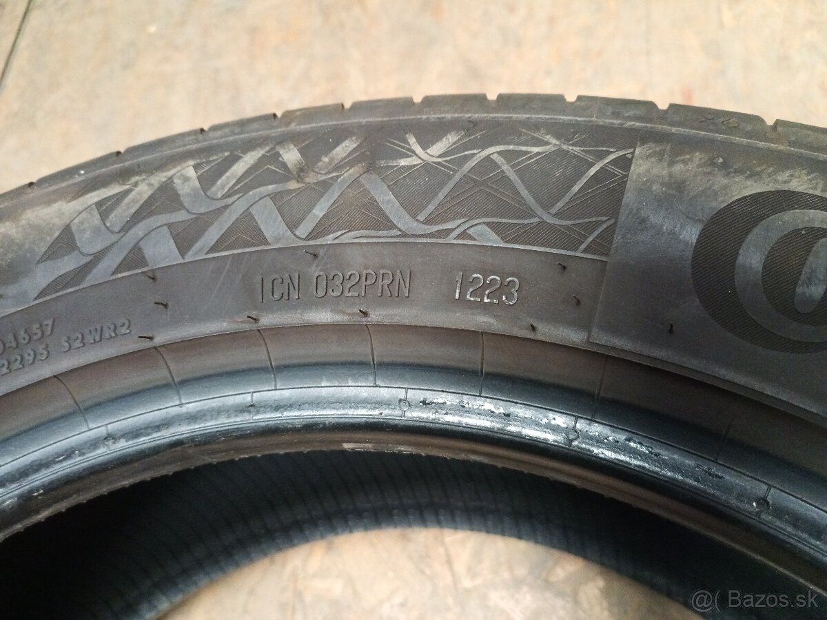 225/55R18 - 4