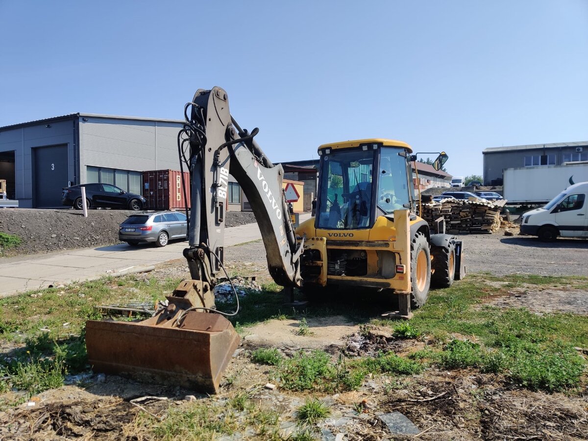 Traktorbagr Volvo BL71B - 4