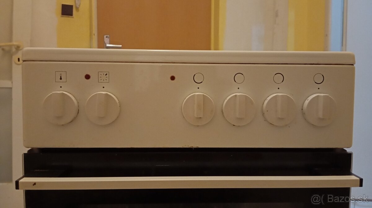 Sklokeramický šporák MORA - 4