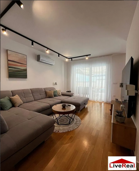 Makarska 3i, centrum, terasa 77m2, súkromný bazén, parking - 4