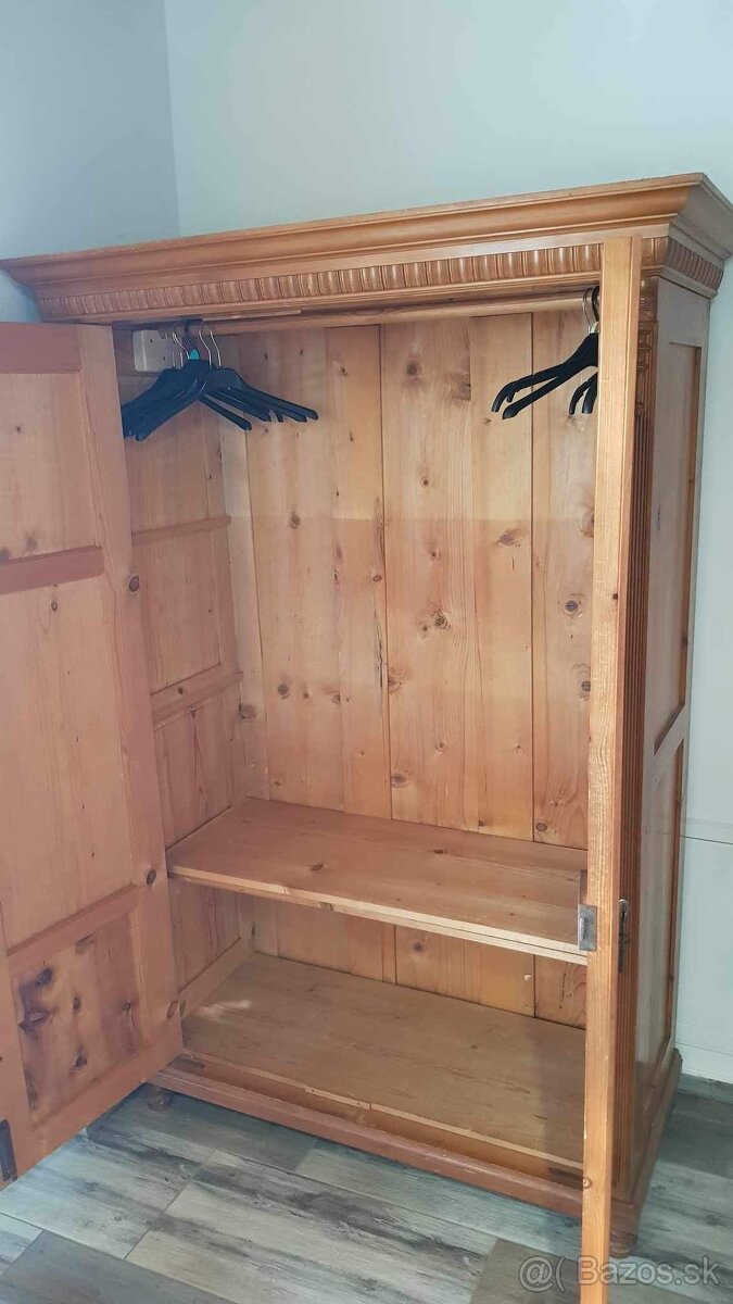 Skriňa z masívu - 4