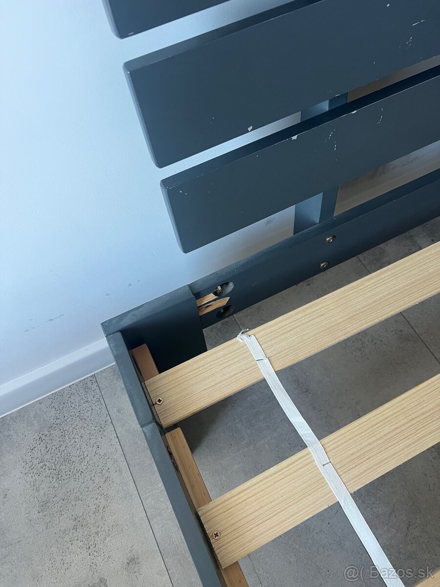 Predám postel spolu aj s matracom - 4