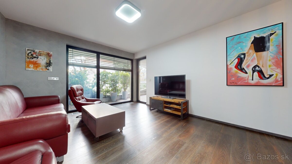 Na PRENÁJOM - 3 izbový byt s veľkou terasou a garážovým stát - 4