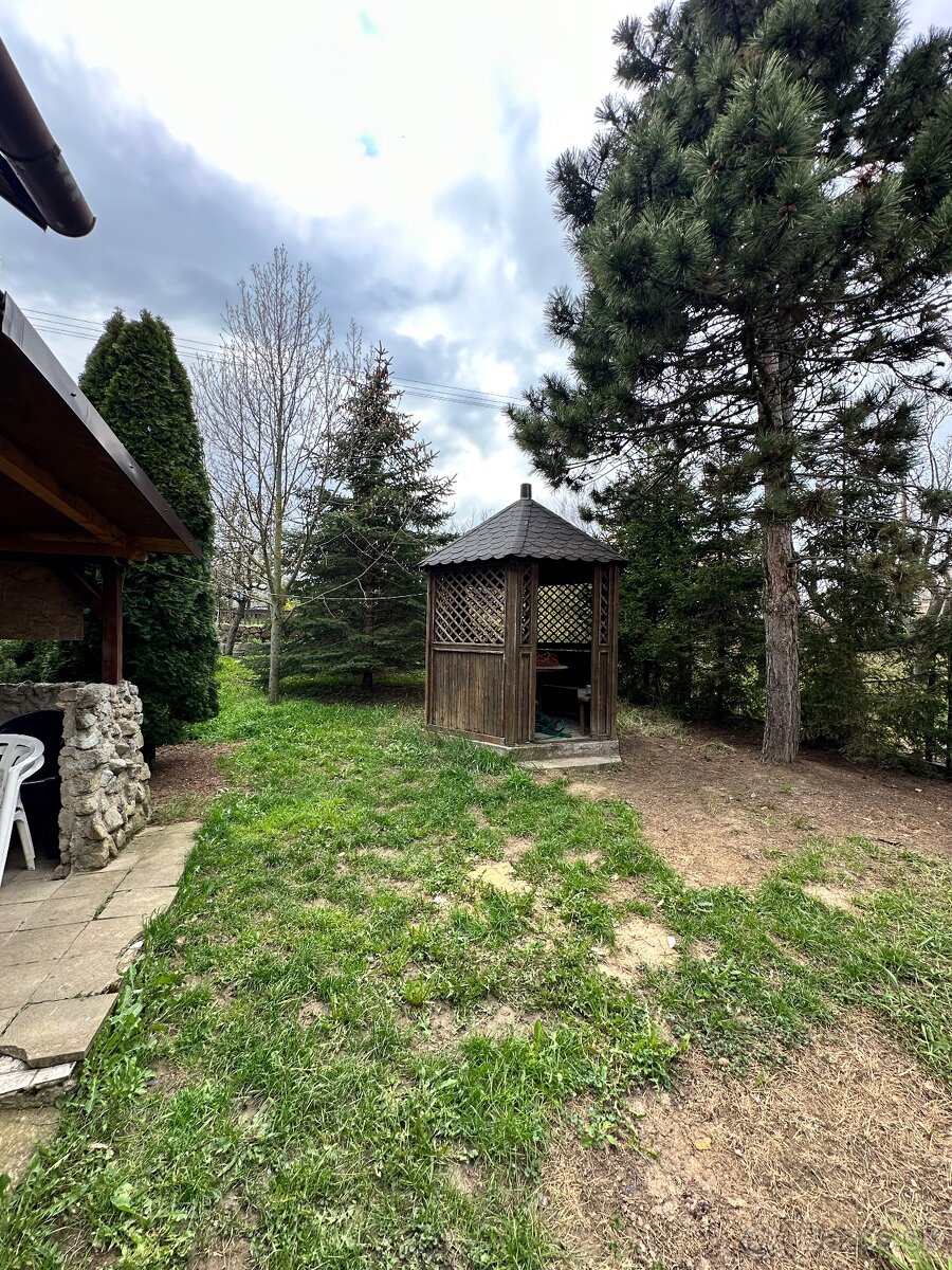 Zľava Chata so záhradou Hájky, výmena - 4