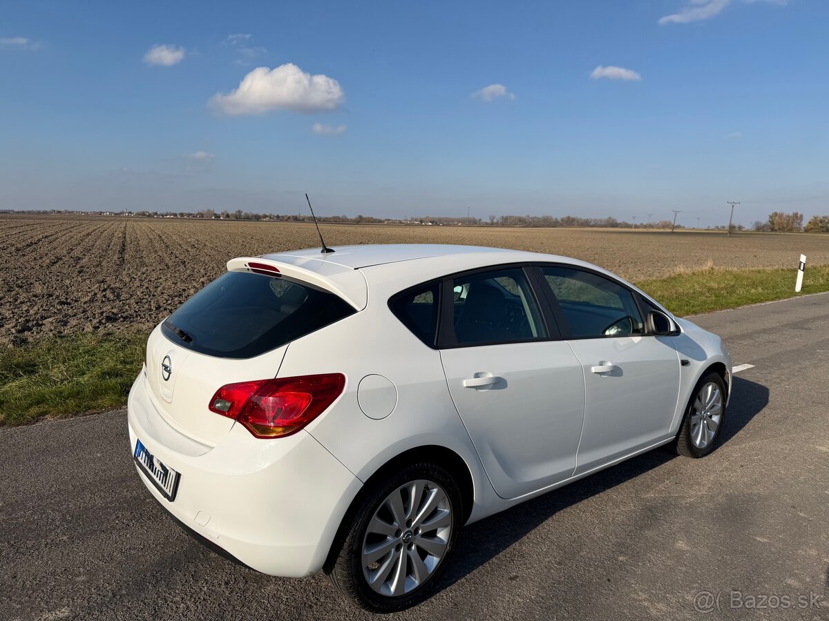 Opel Astra J - 4